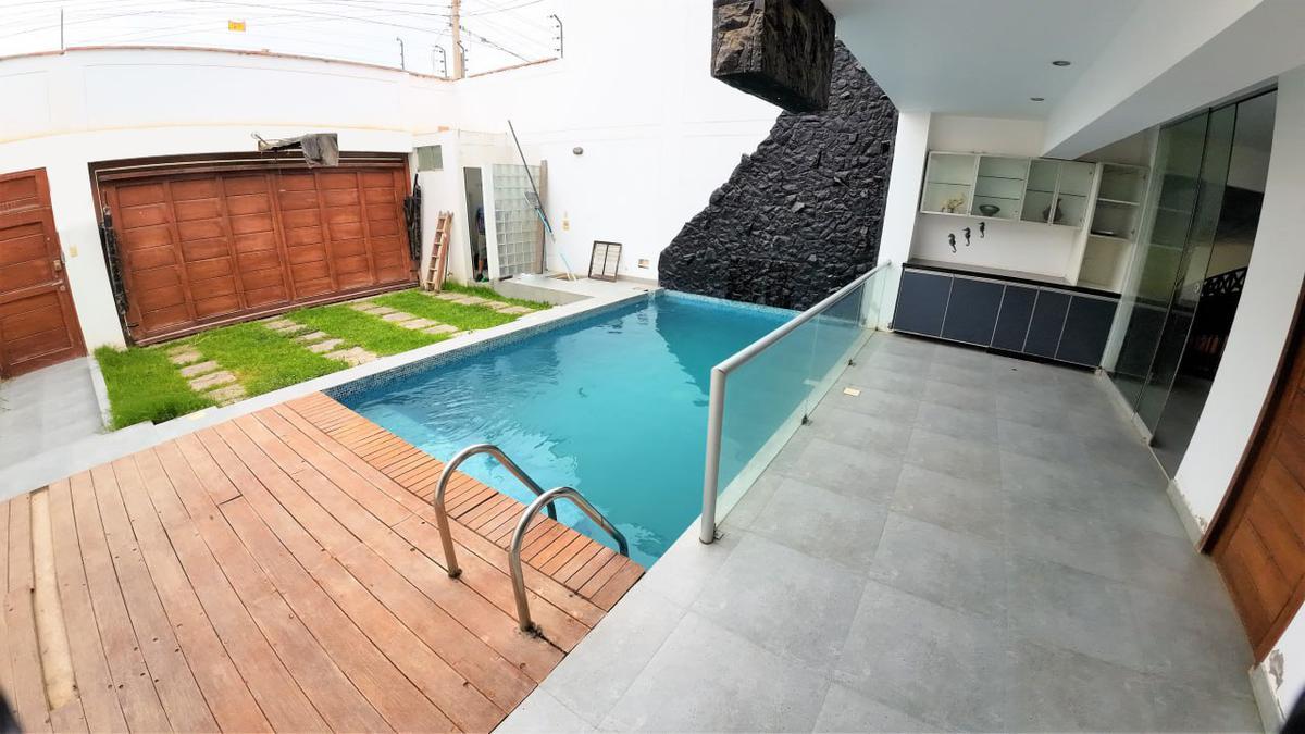 VENTA DE LINDA CASA EN PIMENTEL